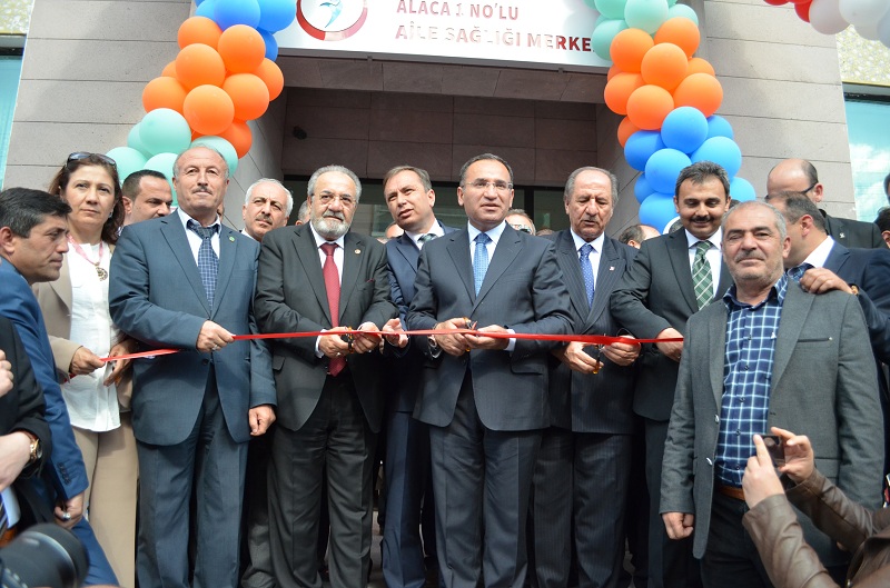 AK PARTİ ALACA’DA TOPLU AÇILIŞ YAPTI