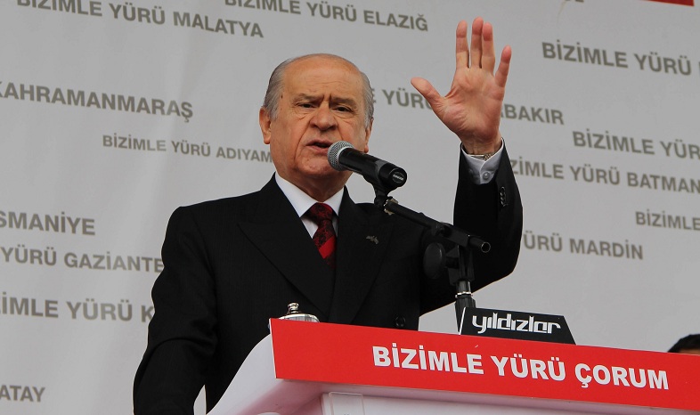 BAHÇELİ ÇORUM’DA HÜKÜMETE YÜKLENDİ