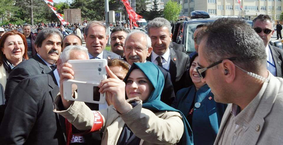 ÇORUM’DAKİ MİTİNGE DAMGA VURAN SELFİE