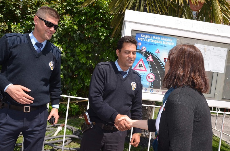 AK PARTİLİ ADAY POLİSTEN HELALLİK İSTEDİ