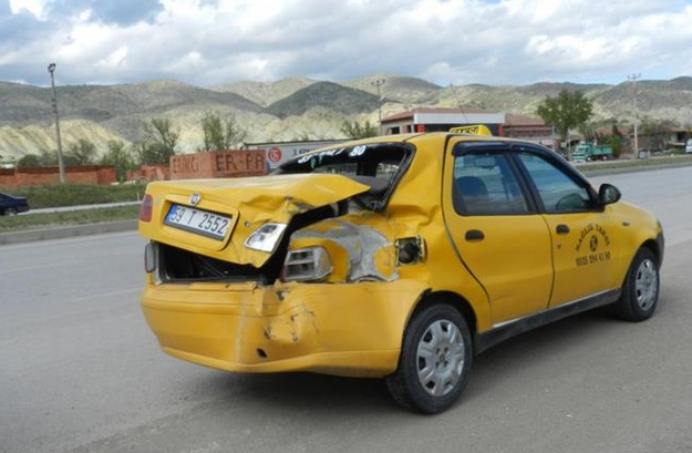 KIRMIZI IŞIK İHLALİ PAHALIYA PATLADI