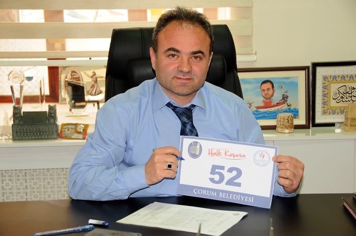 OTOBÜS DURAKLARI TAHRİP EDİLDİ