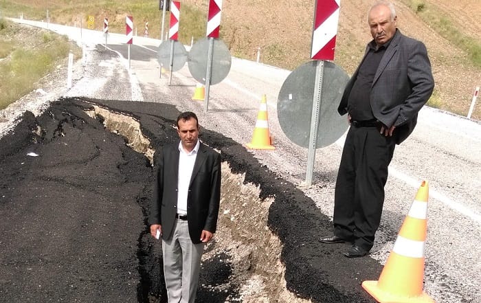 YENİ YAPILAN YOL BÖYLE ÇÖKTÜ