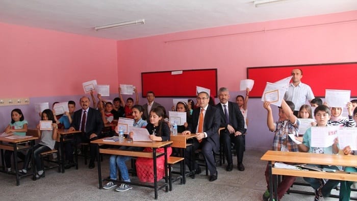 ÇORUM’DA ÖĞRENCİLER KARNE HEYECANI YAŞADI