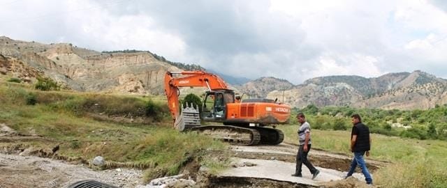 KARGI’DA SEL SULARININ YIKTIĞI KÖPRÜ YAPILIYOR