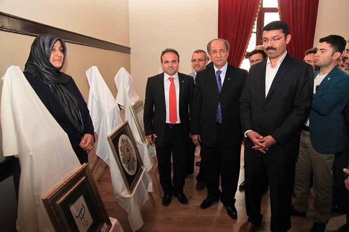 HÜSN-İ HAT SERGİSİNİ VALİ KARA AÇTI