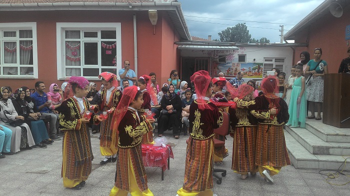 KARNELERİNİ ALIP EĞLENDİLER