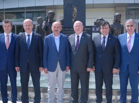 MÜEZZİNOĞLU’NDAN YEREL BASINA DESTEK SÖZÜ