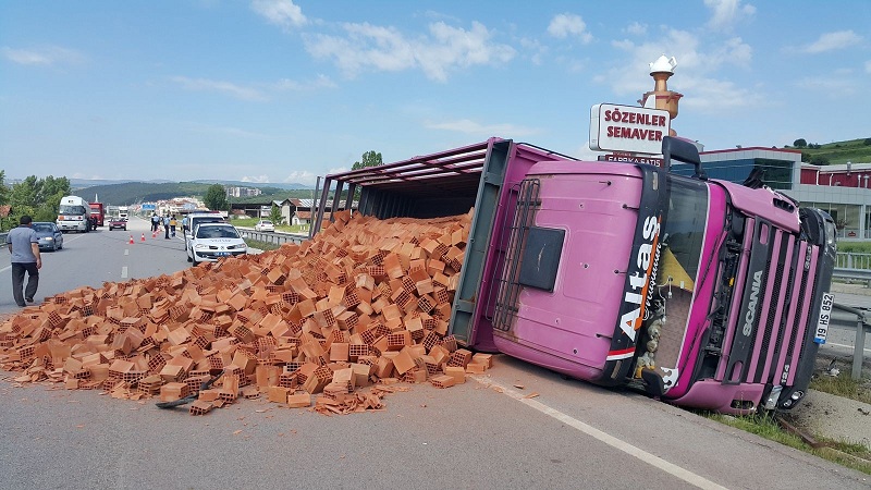 ÇORUMLU KAMYONCU HAVZA’DA KAZA YAPTI