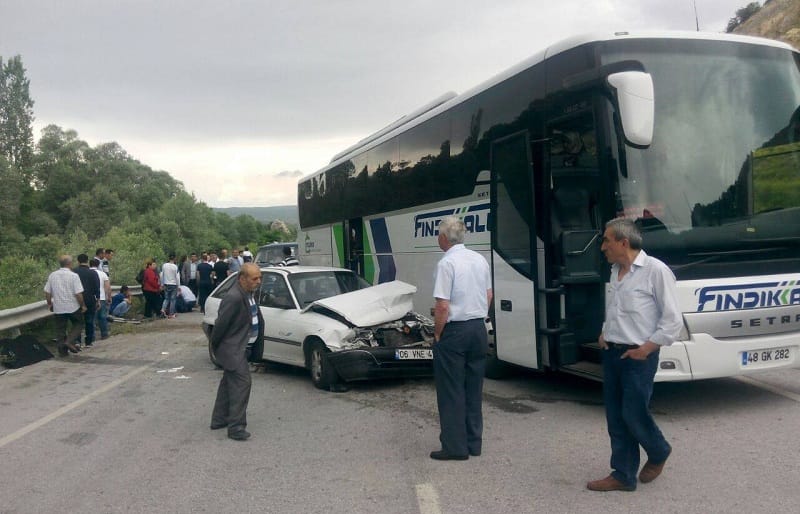 ÇORUM’DA OTOBÜS KAZA YAPTI