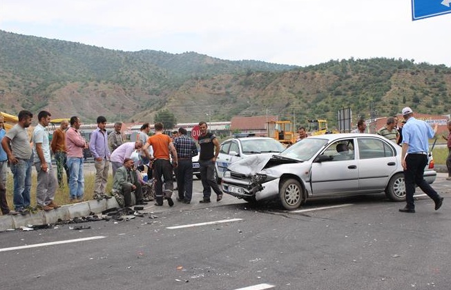ÇORUM’DA 2 AYRI KAZADA 11 KİŞİ YARALANDI