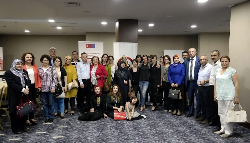 ŞİDDETSİZ YAŞAM İÇİN EL ELE VERDİLER