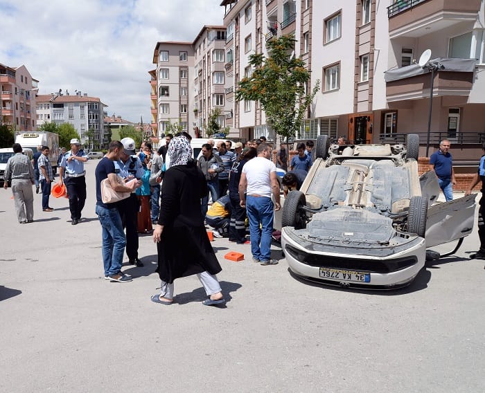 ÇORUM’DA OTOMOBİL TAKLA ATTI