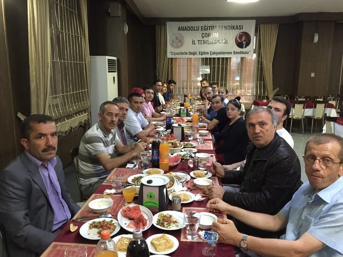 ÇORUM AES ÜYELERİ İFTARDA BİR ARAYA GELDİ