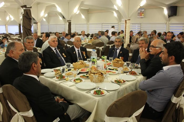 İYİLİK SOFRASINDA İFTAR YAPTILAR