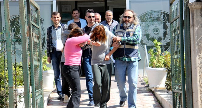 YAŞLI KADIN FENA DOLANDIRILDI