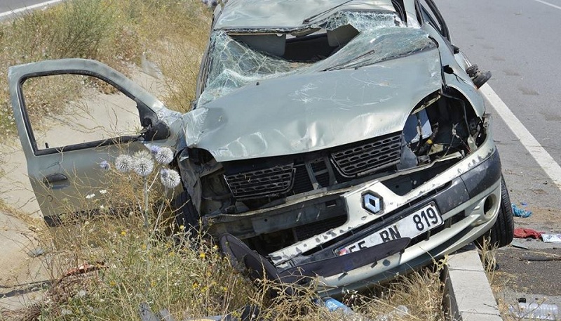 SUNGURLU’DA OTOMOBİL TAKLA ATTI