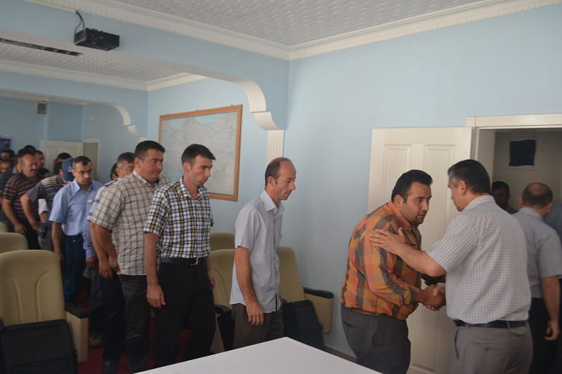 BELEDİYE BAŞKANI PERSONELİYLE BAYRAMLAŞTI