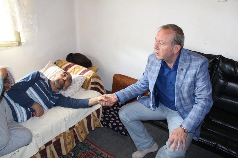 BAŞKAN’DAN DUYGULANDIRAN HEDİYE