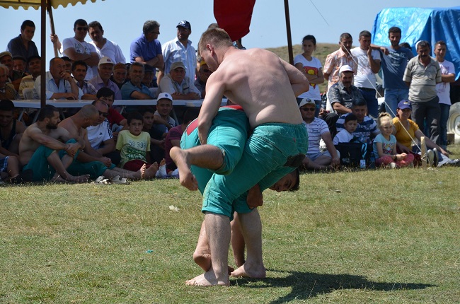 TEKMENDER YAYLA FESTİVALİ COŞKUYLA YAPILDI