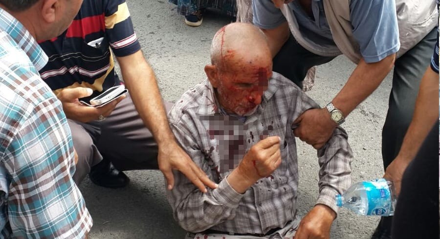 YAŞLI ADAM CANINI ZOR KURTARDI