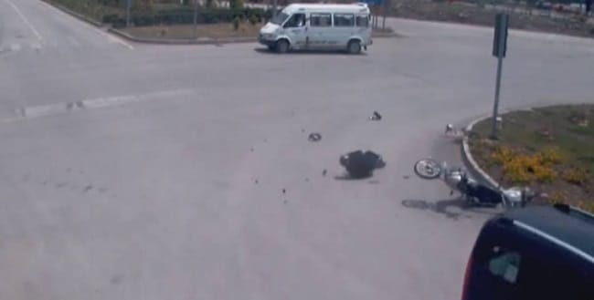 MOTOSİKLET KAZASI MOBESA’YA BÖYLE TAKILDI