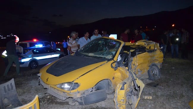 ÇORUM’DA FECİ KAZA: 2 ÖLÜ, 1 YARALI