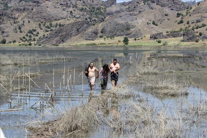 14 YAŞINDAKİ KIZ İNTİHARA KALKIŞTI