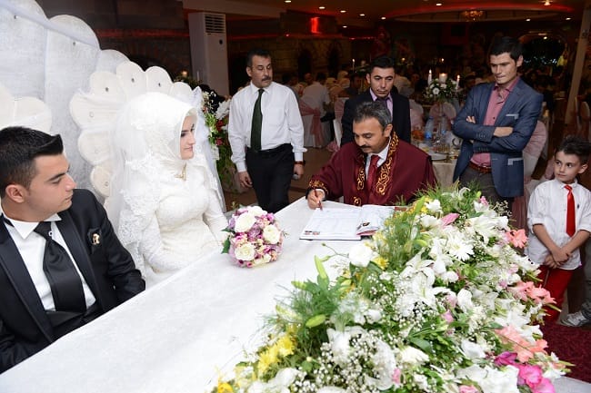 SAMET VE HASİBE’NİN NİKAHINI KÜLCÜ KIYDI