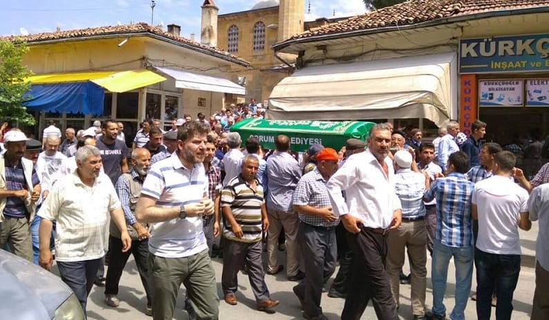 KAZADA ÖLEN SÜRÜCÜ TOPRAĞA VERİLDİ
