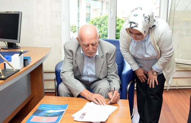 OKUL YAPILMASI İÇİN ARSASINI BAĞIŞLADI