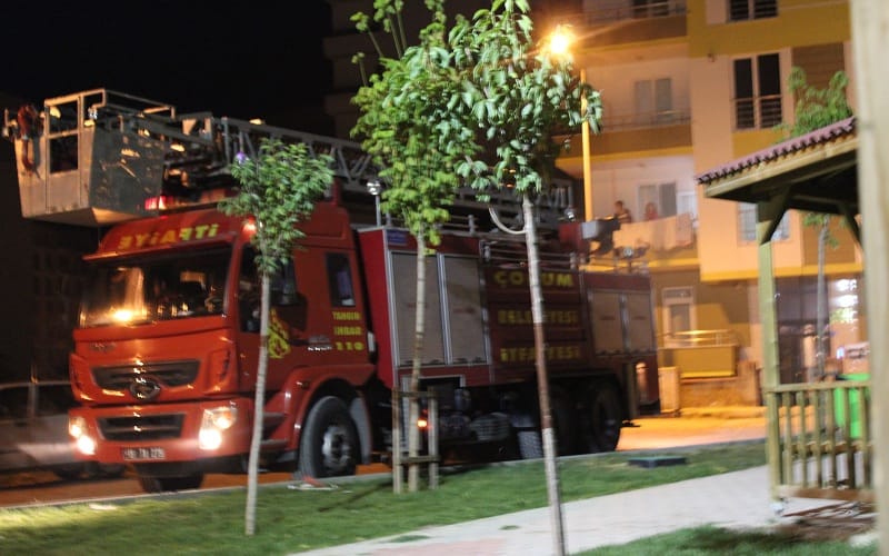UYUYA KALAN YAŞLI KADIN KORKUTTU