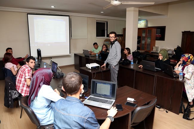 UZMANINDAN PHOTOSHOP ÖĞRENDİLER