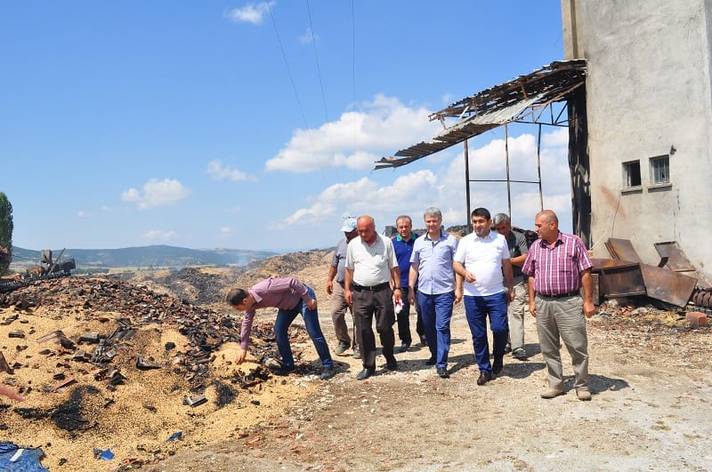 YANGIN BÜYÜK HASARA YOL AÇTI