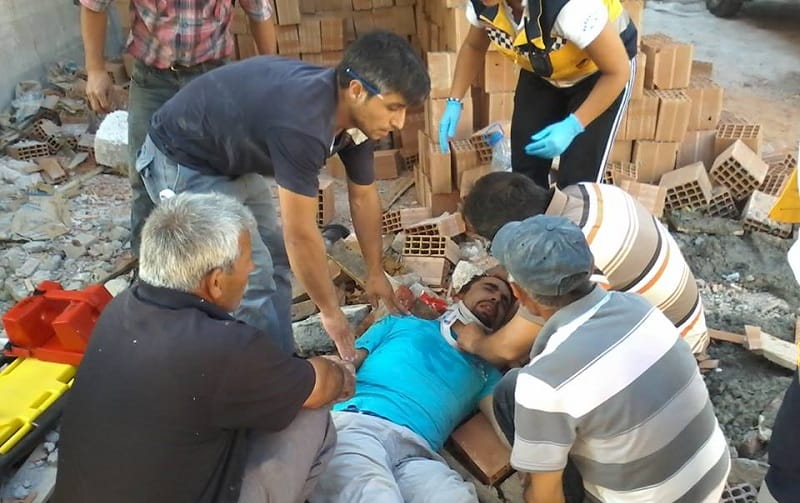 İNŞAATTAN DÜŞÜP AĞIR YARALANDI