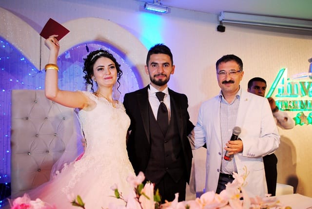 GAMZE VE RIDVAN ÇİFTİNE GÖRKEMLİ DÜĞÜN