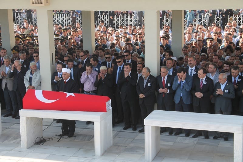 ŞEHİT POLİSİMİZ GÖZYAŞLARIYLA UĞURLANDI