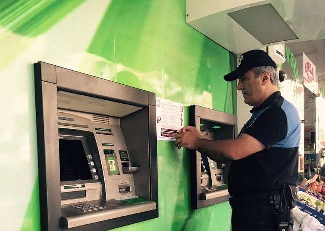 EMNİYET’TEN DOLANDIRICILARA AFİŞLİ ÖNLEM