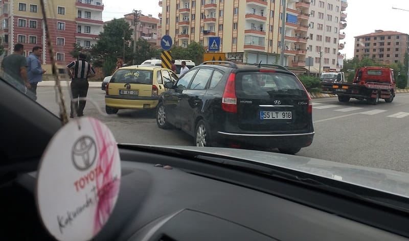ÇORUM’DAKİ BU KAZA UCUZ ATLATILDI