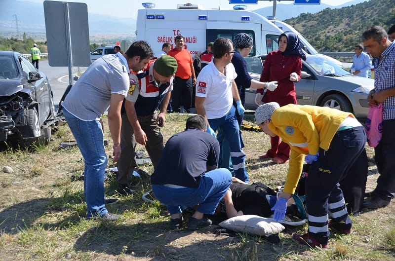 ÇORUM’DA BAYRAM DÖNÜŞÜ KAZA; 7 YARALI