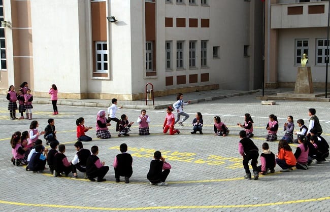 ÇORUM’DA OKULLARDA GÜVENLİK ÖNLEMİ ALINDI