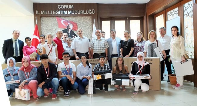 AB’Yİ ÖĞRENİYORUM PROJESİ ÖDÜLLERİ DAĞITILDI