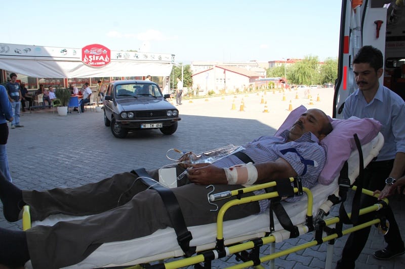 ACEMİ KASAPLAR HASTANELİK OLDU