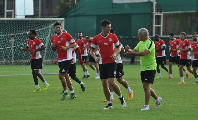 ANTALYASPOR ÇORUM’U GÖZÜNE KESTİRDİ