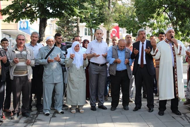 ÇORUMLU HACILAR DUALARLA UĞURLANDI