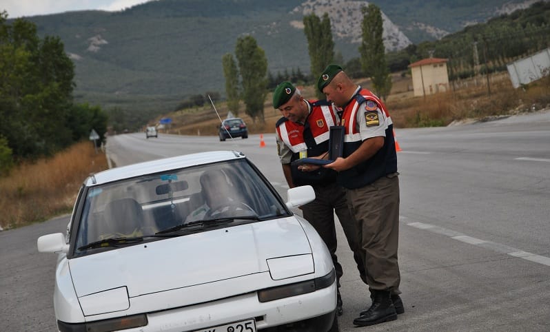 JANDARMA SÜRÜCÜLERİ FENA ŞAŞIRTTI