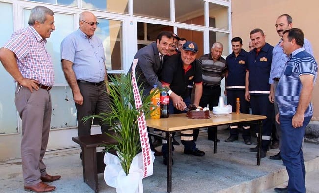 İTFAİYE HAFTASINI PASTA KESEREK KUTLADILAR