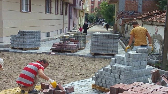 BELEDİYE’NİN ÜST YAPI ÇALIŞMALARI DEVAM EDİYOR