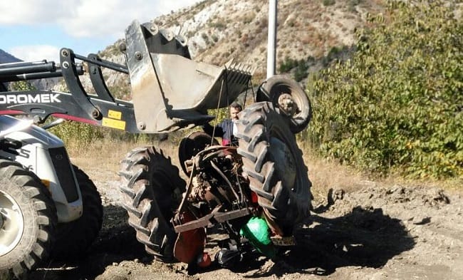 TRAKTÖR ALTINDA YAŞAM SAVAŞI
