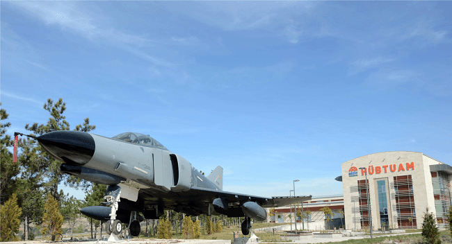 ÇORUM’A F-4 SAVAŞ UÇAĞI GELDİ